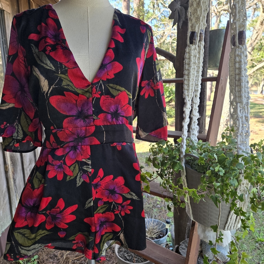 Charlotte Russe Black Colorful Rich Floral Print Romper Size Large